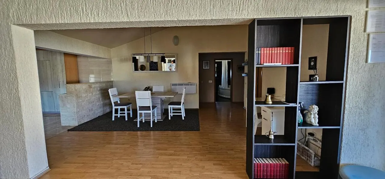 Anisa Apartman Vir